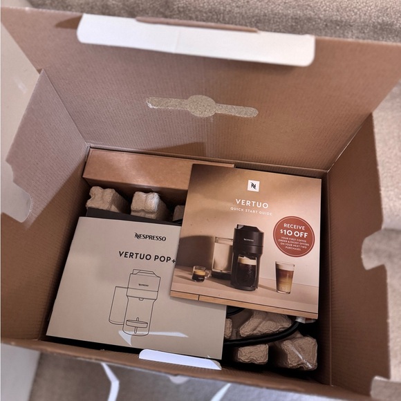 New in box Nespresso Vertuo Pop+ in beige and black - Picture 3 of 12